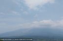 Gunung Semeru erupsi pada Senin (12/10/2026) pukul 11.13 WIB dengan kolom abu setinggi sekitar 900 meter di atas puncak dan mengarah ke barat daya. (Foto: PVMBG)