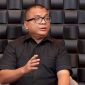 Mantan Wamenkumham Denny Indrayana mendesak Presiden Prabowo sampaikan sikap resmi soal putusan MK terkait ijazah Wapres Gibran. Foto: Ist.