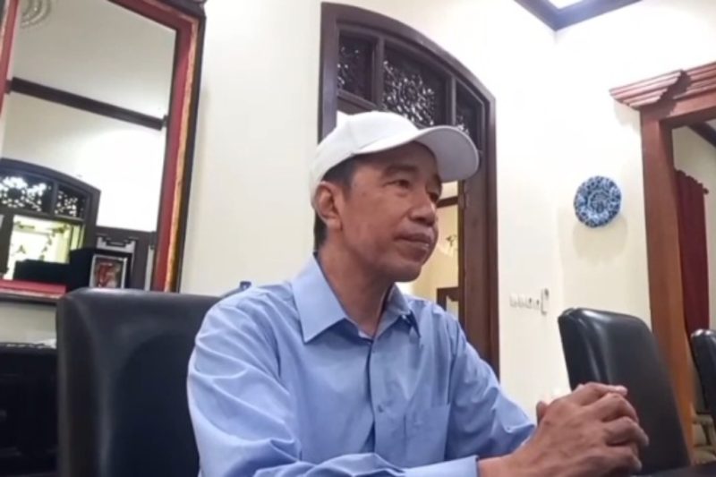 Pengacara pastikan Jokowi hadir di sidang kasus ijazah demi hormati pengadilan, jelaskan perasaan terkoyak, kubur orang tua didatangi. Foto: Ist.