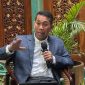 Juru Bicara DPP Gerindra Kamrussamad saat berbicara dalam forum evaluasi 2 tahun pemerintahan Prabowo-Gibran, Selasa (20/10/2026). Foto: Ist.