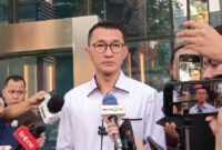 Juru Bicara KPK Budi Prasetyo memberikan keterangan kepada awak media terkait pemeriksaan saksi dan perkembangan kasus dugaan korupsi Dana Siap Pakai BNPB, Rabu (28/10/2026). KPK periksa Agus Riyanto beserta tiga saksi lain, 5 tersangka telah ditetapkan, aset Rp5,47 miliar disita. Foto: Ist.