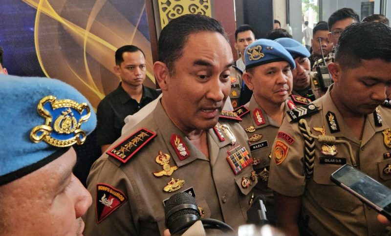 Kapolri Jenderal Suyudi Ario Seto memberikan keterangan terkait penanganan karhutla di Gedung Kementerian Hukum, Kamis (15/10/2026). Foto: Ist.