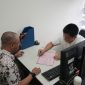 Proses penyerahan tersangka dan barang bukti perkara korupsi pengadaan motor listrik program MBG dari Kejagung ke Kejari Jakarta Pusat, Jumat (9/10/2026). Kerugian negara mencapai Rp863,8 miliar, 5 tersangka ditahan. Foto: Ist.