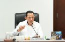Kepala Staf Kepresidenan Jenderal Listyo Sigit Prabowo menjelaskan kebijakan penyediaan obat di gerai Kopdes Merah Putih, Jumat (16/10/2026). Foto: Ist.