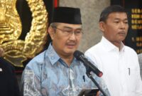 Mantan Ketua Mahkamah Konstitusi Jimly Asshiddiqie memberikan penjelasan mengenai jalur konstitusional pemakzulan Wakil Presiden Gibran Rakabuming Raka menyusul putusan Mahkamah Agung yang membatalkan surat keterangan penyetaraan ijazah SMA-nya, Sabtu (31/10/2026). Foto: Ist.