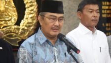 Mantan Ketua Mahkamah Konstitusi Jimly Asshiddiqie memberikan penjelasan mengenai jalur konstitusional pemakzulan Wakil Presiden Gibran Rakabuming Raka menyusul putusan Mahkamah Agung yang membatalkan surat keterangan penyetaraan ijazah SMA-nya, Sabtu (31/10/2026). Foto: Ist.