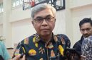 Ketua KPK Setyo Budiyanto saat memberikan keterangan pers, Kamis (8/10/2026). Menilai Nusron Wahid kurang bisa atur waktu absen panggilan penyidik, panggilan ulang akan dijadwalkan. Foto: Ist.