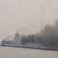Asap hitam membumbung dari KMP Batu Mandi yang terbakar di perairan Pelabuhan Merak, Banten, Selasa (20/10/2026). Foto: Ist.