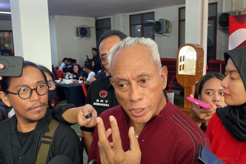 Ketua Bidang Kehormatan PDIP Komarudin Watubun saat ditemui di Sekolah Partai PDIP, Jakarta Selatan, Rabu (21/10/2026). Foto: Ist.