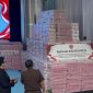 Tumpukan uang hasil penagihan Satgas PKH senilai Rp13.241.335.681.910,13 ditampilkan di Kejagung sebelum diserahkan ke Kemenkeu, Selasa (6/10/2026). Puluhan ribu hektare kawasan hutan juga dipulihkan. Foto: Ist.