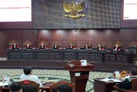 Suasana sidang PHPU Pilpres 2024 di Mahkamah Konstitusi, Jumat (2/10/2026). Majelis hakim mendengarkan keterangan Atase Pendidikan KBRI Singapura dan Canberra yang mengaku tidak temukan dokumen pendidikan Gibran. Foto: Ist.