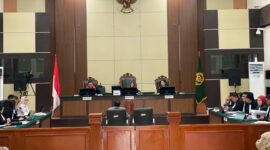 Sidang kasus ijazah Jokowi di PN Jakarta Timur. Lechumanan bersaksi, menyebut tak bisa tidur saat isu beredar dan melihat langsung ijazah asli di Polda Metro Jaya. Foto: Ist.