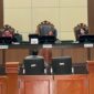 Sidang kasus ijazah Jokowi di PN Jakarta Timur. Refly Harun cek fakta Lechumanan, tegaskan aksi Solo lebih dulu dari pernyataan Roy Suryo. Foto: Ist.
