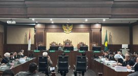 Terdakwa Nurman Herin membantah dakwaan pemerasan dan mengaku ditekan penyidik untuk mengakui menerima ransel dari Ferry dan menyerahkan ke Febrie Adriansyah. Foto: Ist.