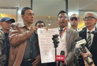 Perwakilan Tim Advokasi Penegak Moral, Etika, dan Integritas Bangsa saat menyerahkan permohonan tindak lanjut di Bareskrim Polri, Senin (19/10/2026). Foto: Ist.