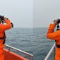 Tim SAR Sorong melakukan pencarian 10 penumpang speedboat milik Pemkab Fakfak yang dilaporkan tenggelam di perairan Sorong Selatan, Papua Barat Daya. Foto: Ist.